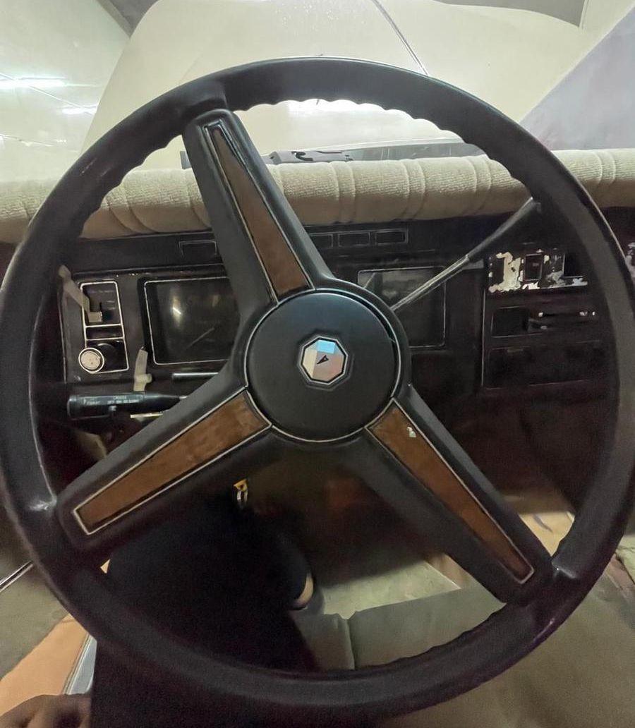 بونتياك بونوفيل 1981
