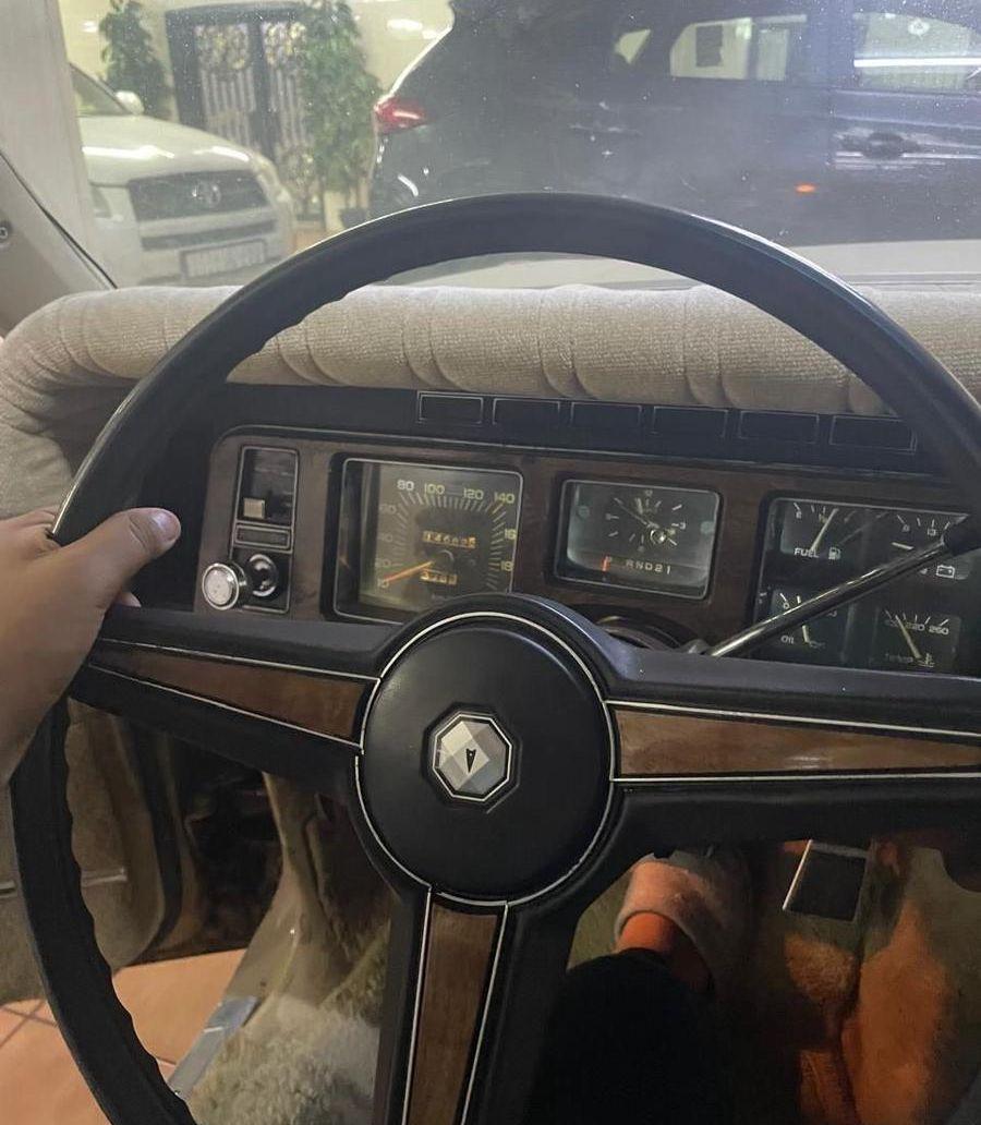 بونتياك بونوفيل 1981