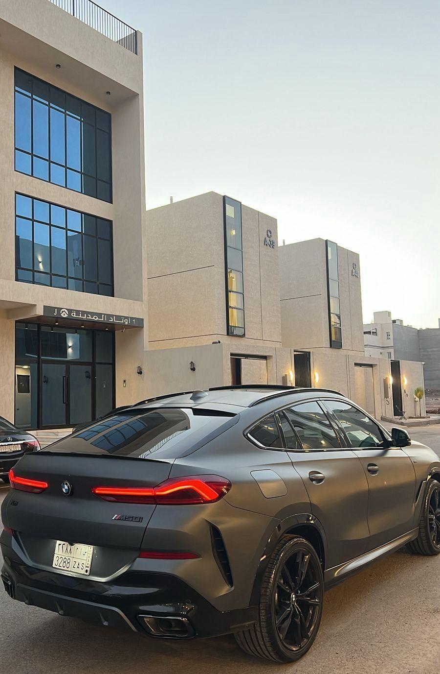 BMW M 50i