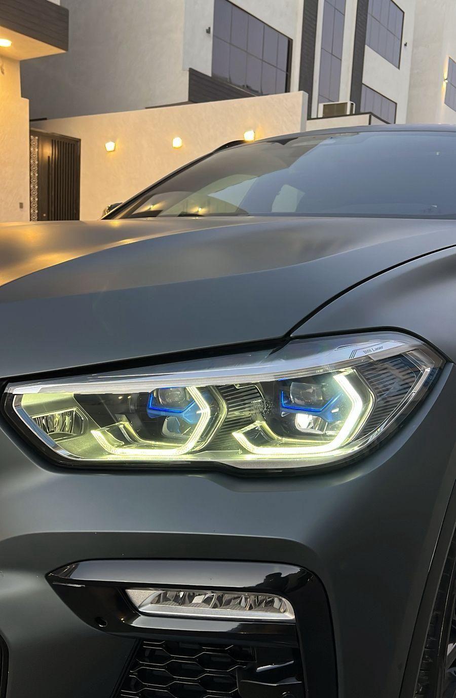 BMW M 50i