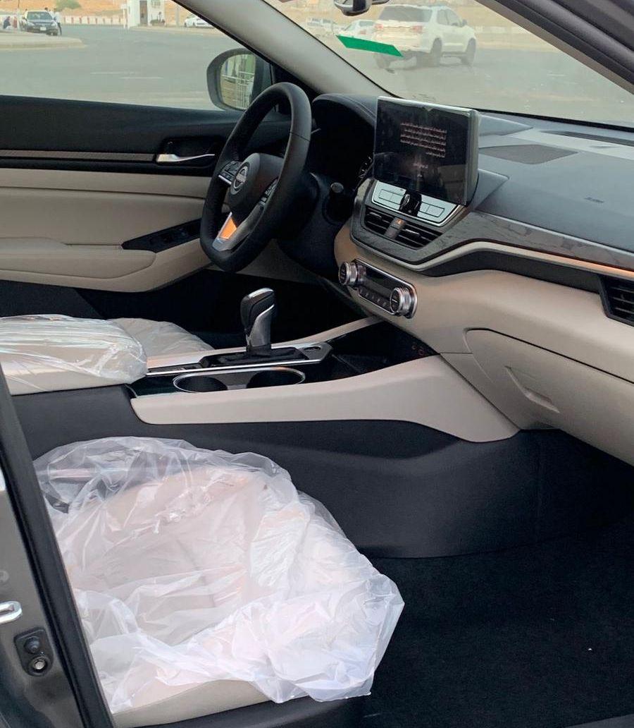 نيسان التيما SV