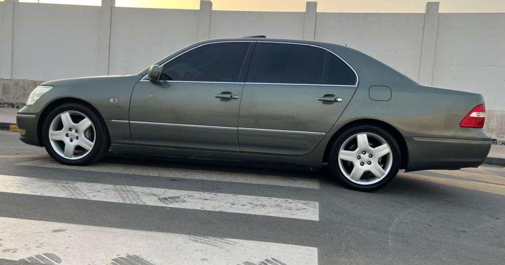 2005 لكزس LS