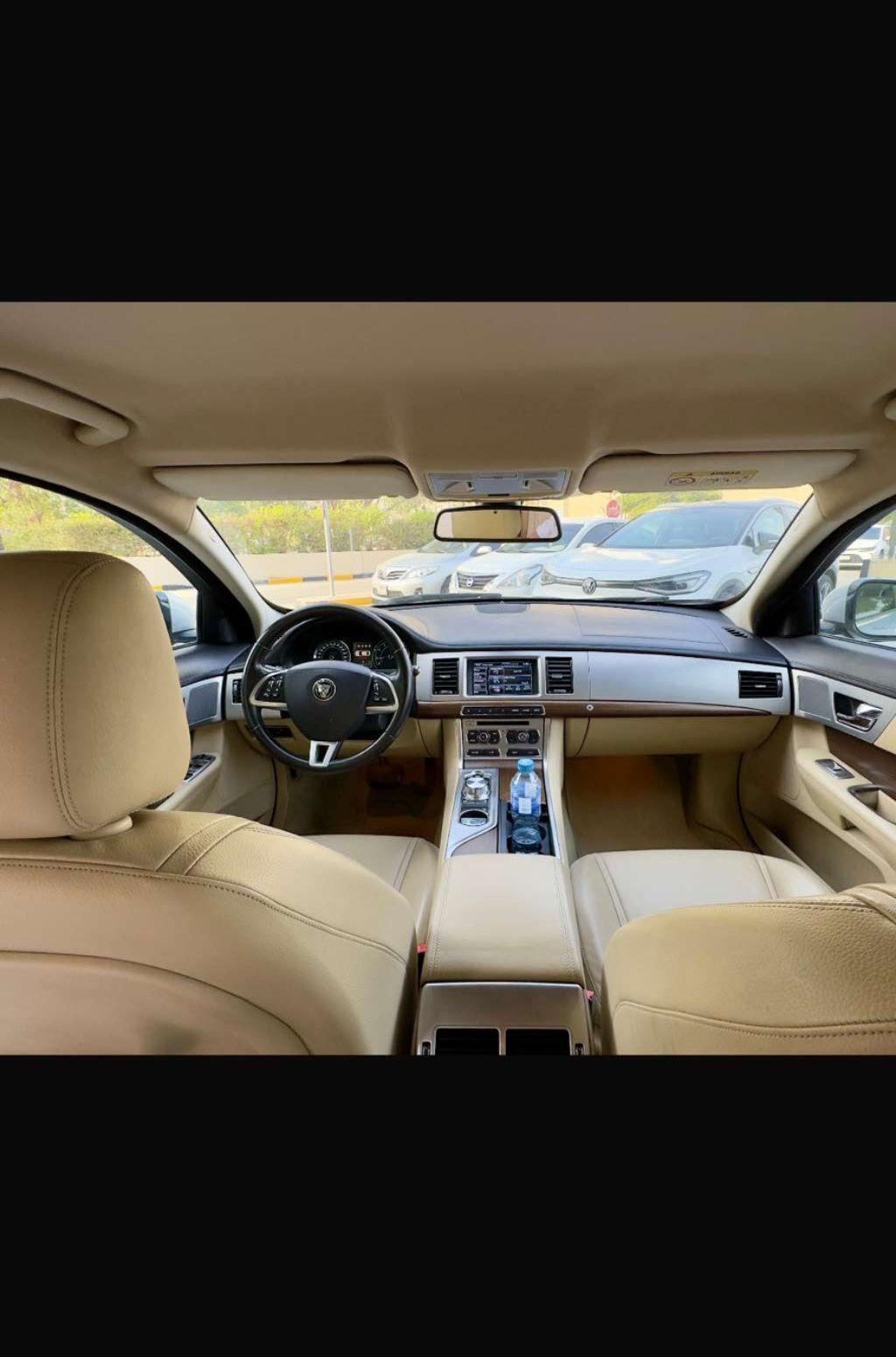 2014 جاكوار XF