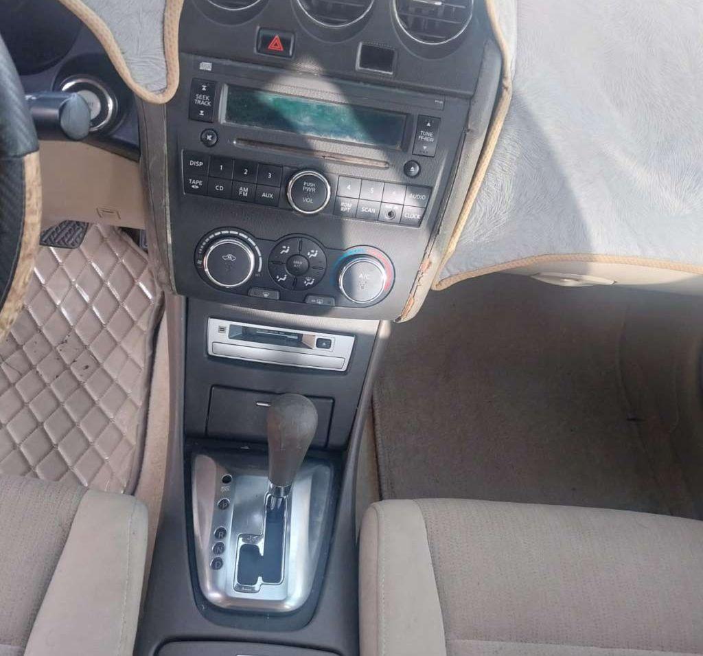 2010 نيسان التيما