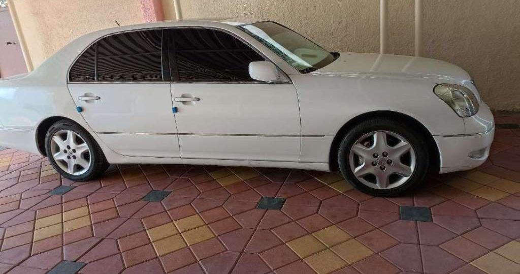 2001 لكزس LS