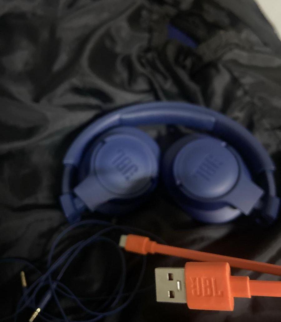 سماعات JBL