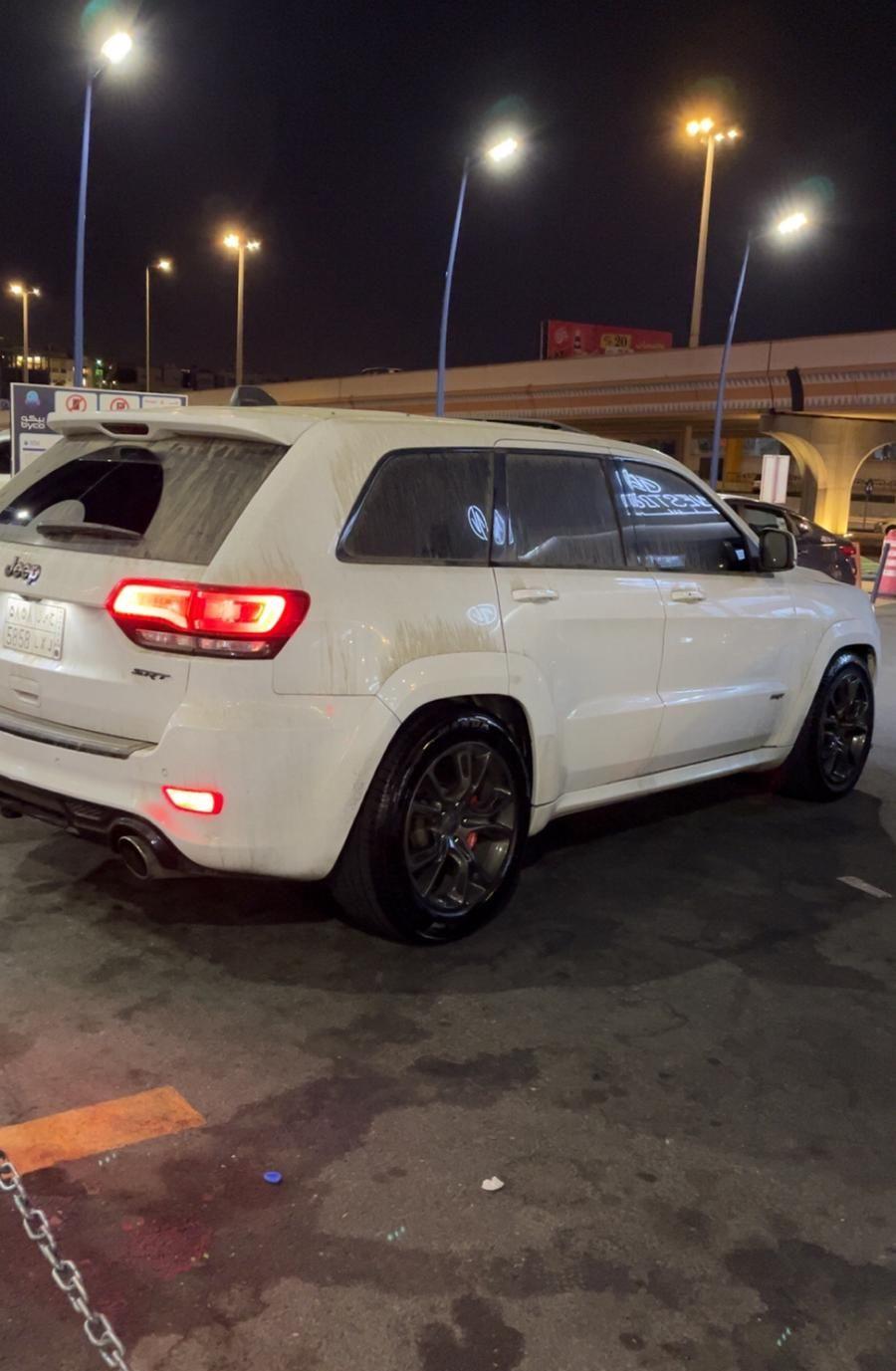 جيب شروكي SRT8
