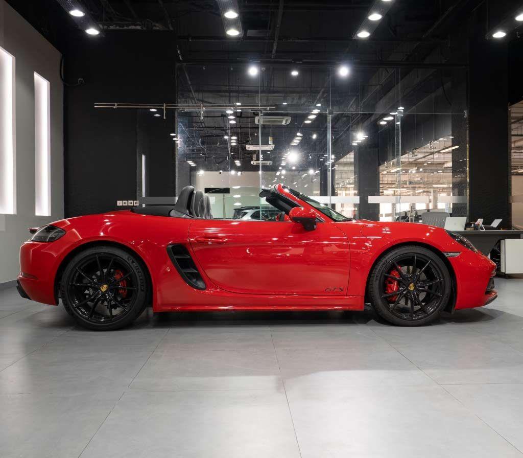 2018 بورش 718