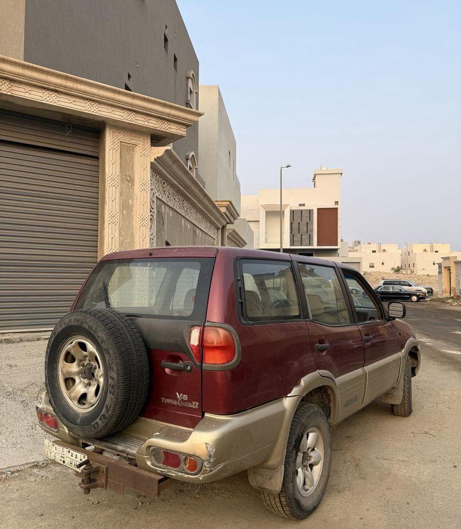 جيب تيرانو 2000