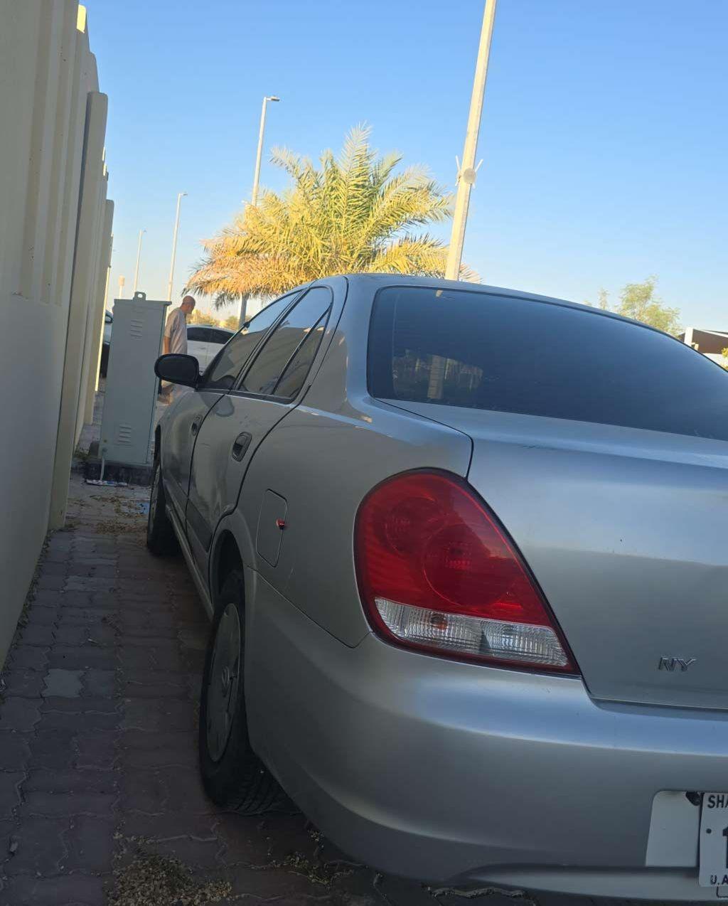 2010 نيسان صني