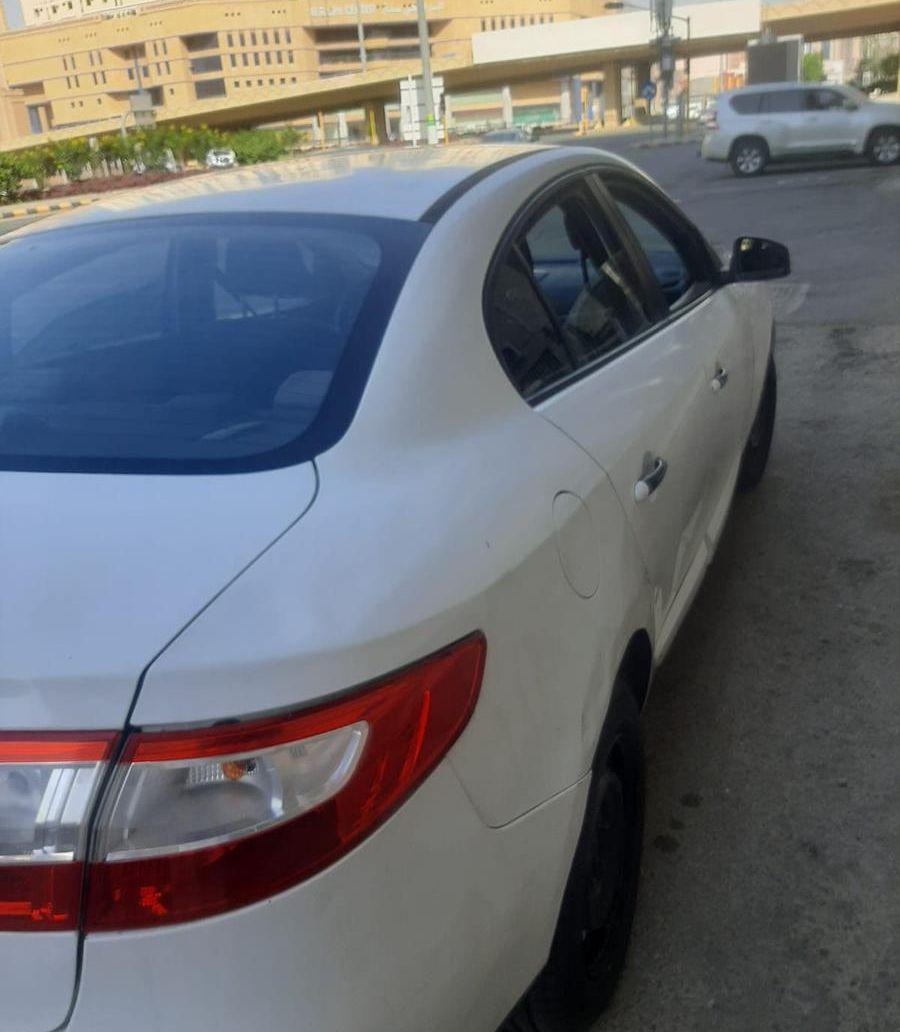سيارة رينو فلونس