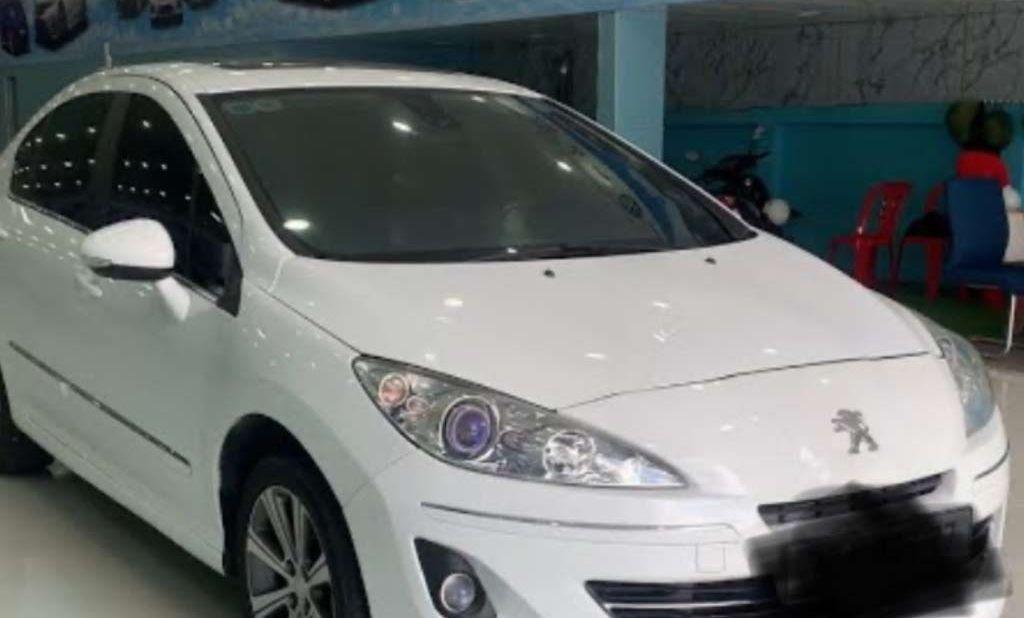 2015 بيجو 408