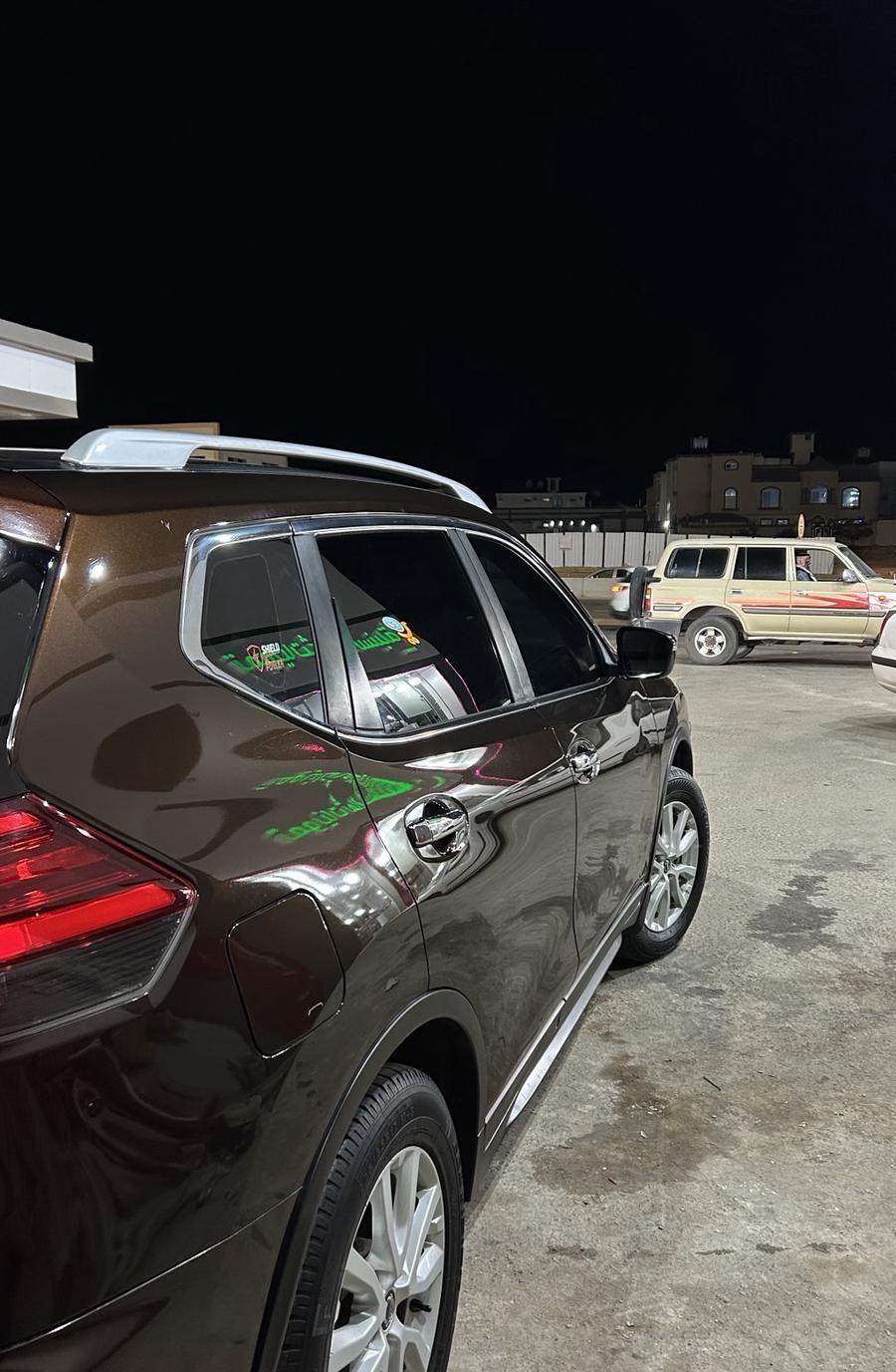نيسان اكستريل نظيف
