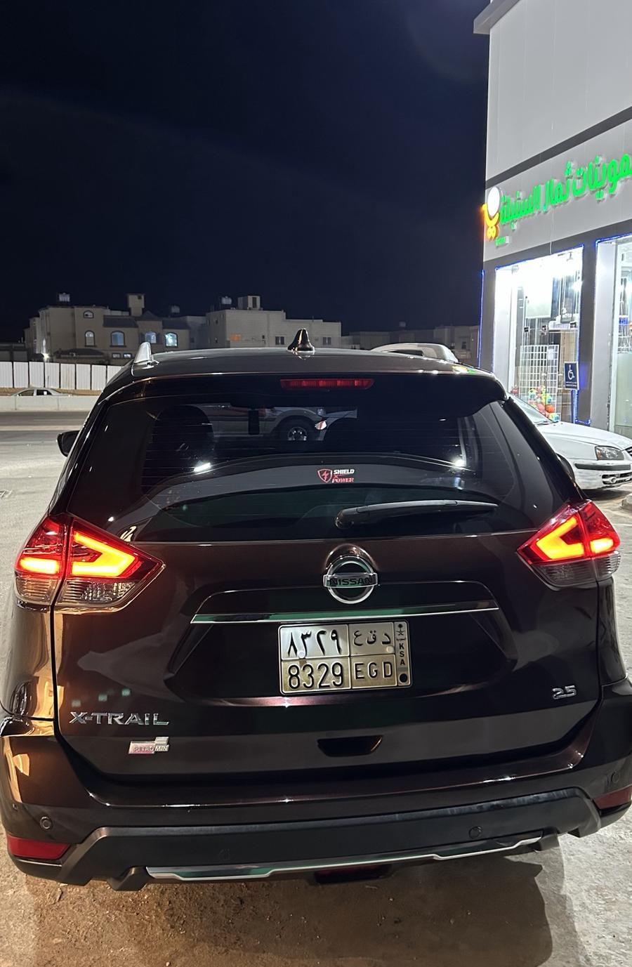 نيسان اكستريل نظيف