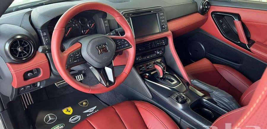 NISSAN GTR FINAL
