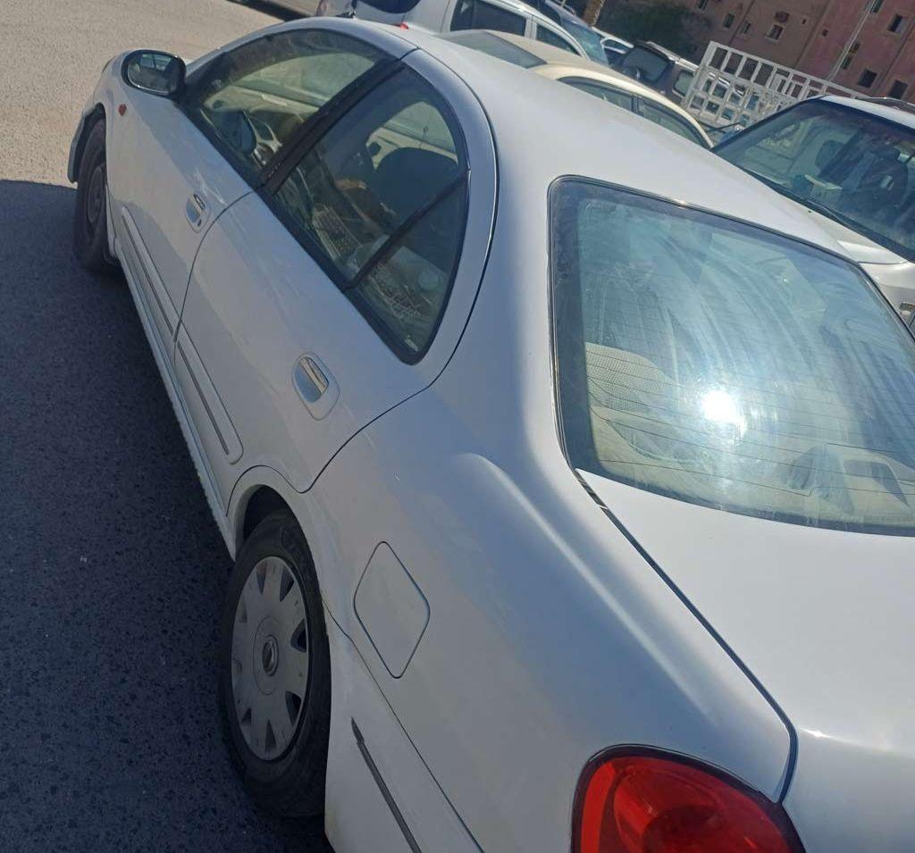 2005 نيسان صني