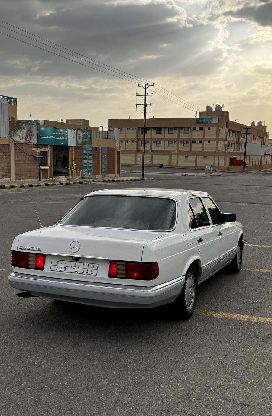 مرسيدس بنز 300SE