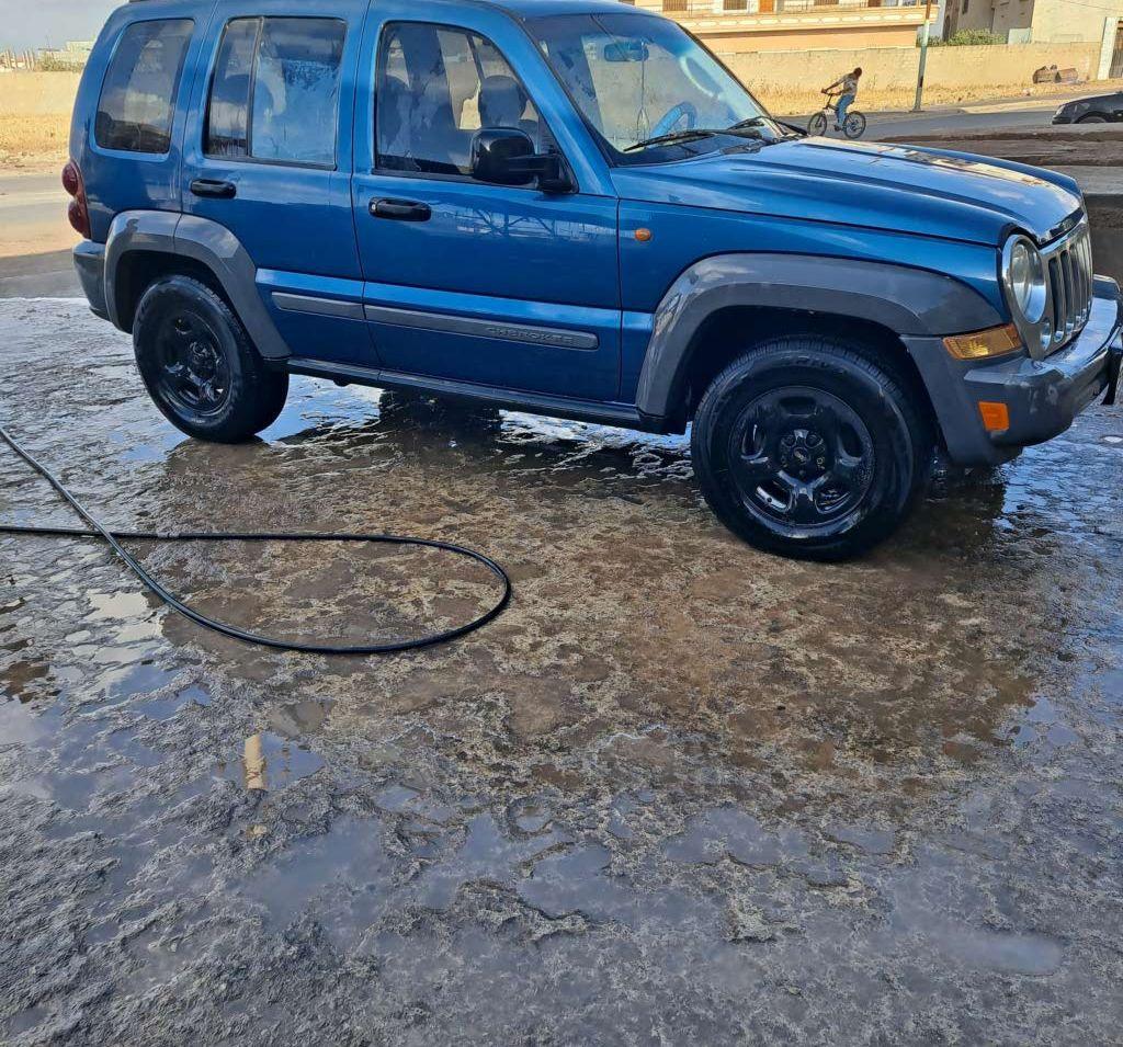 2005 جيب ليبرتى