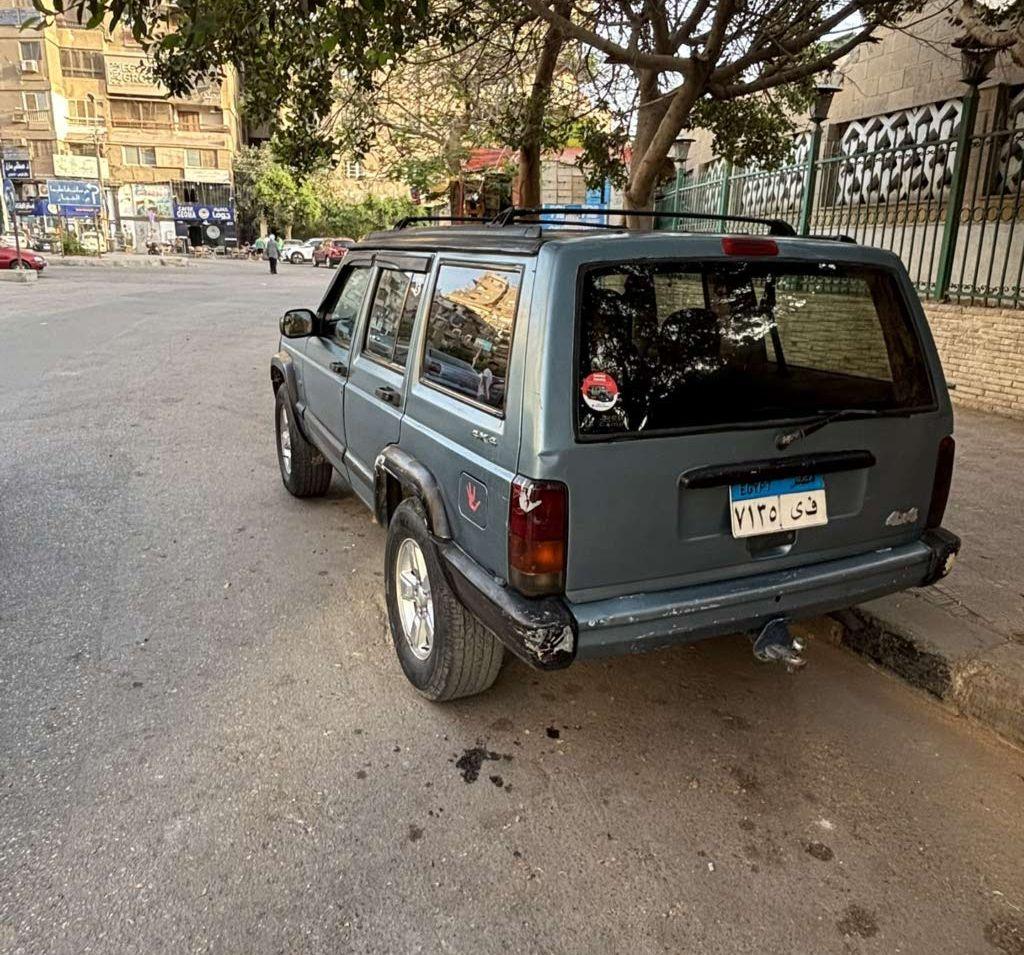 1998 جيب شيروكى