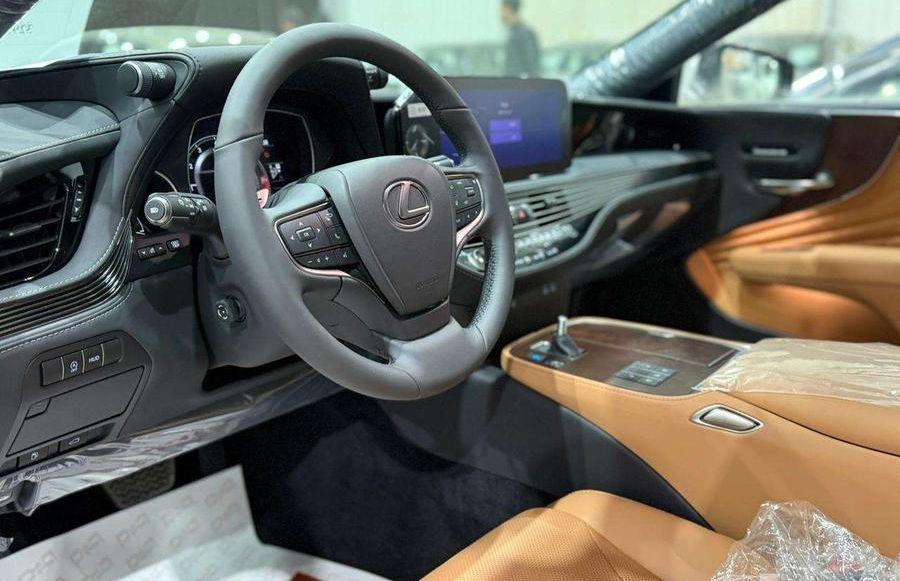 لكزس LS 350