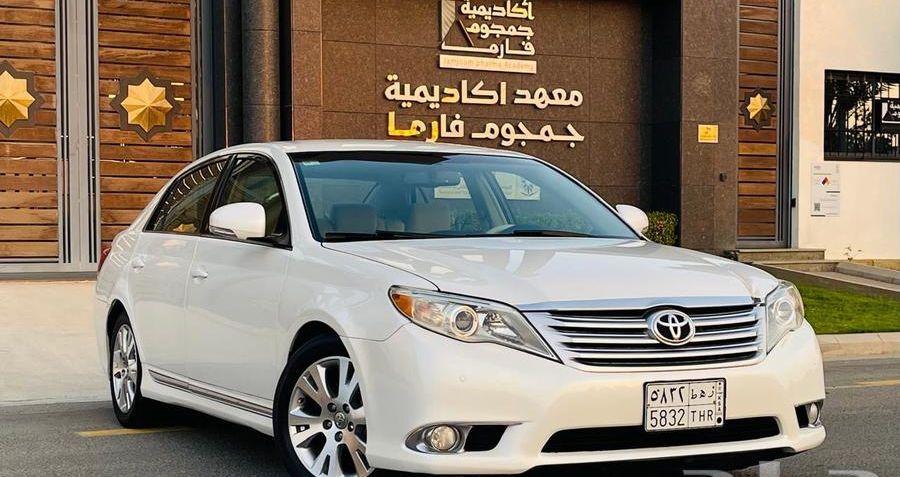 تويوتا أفالون 2011