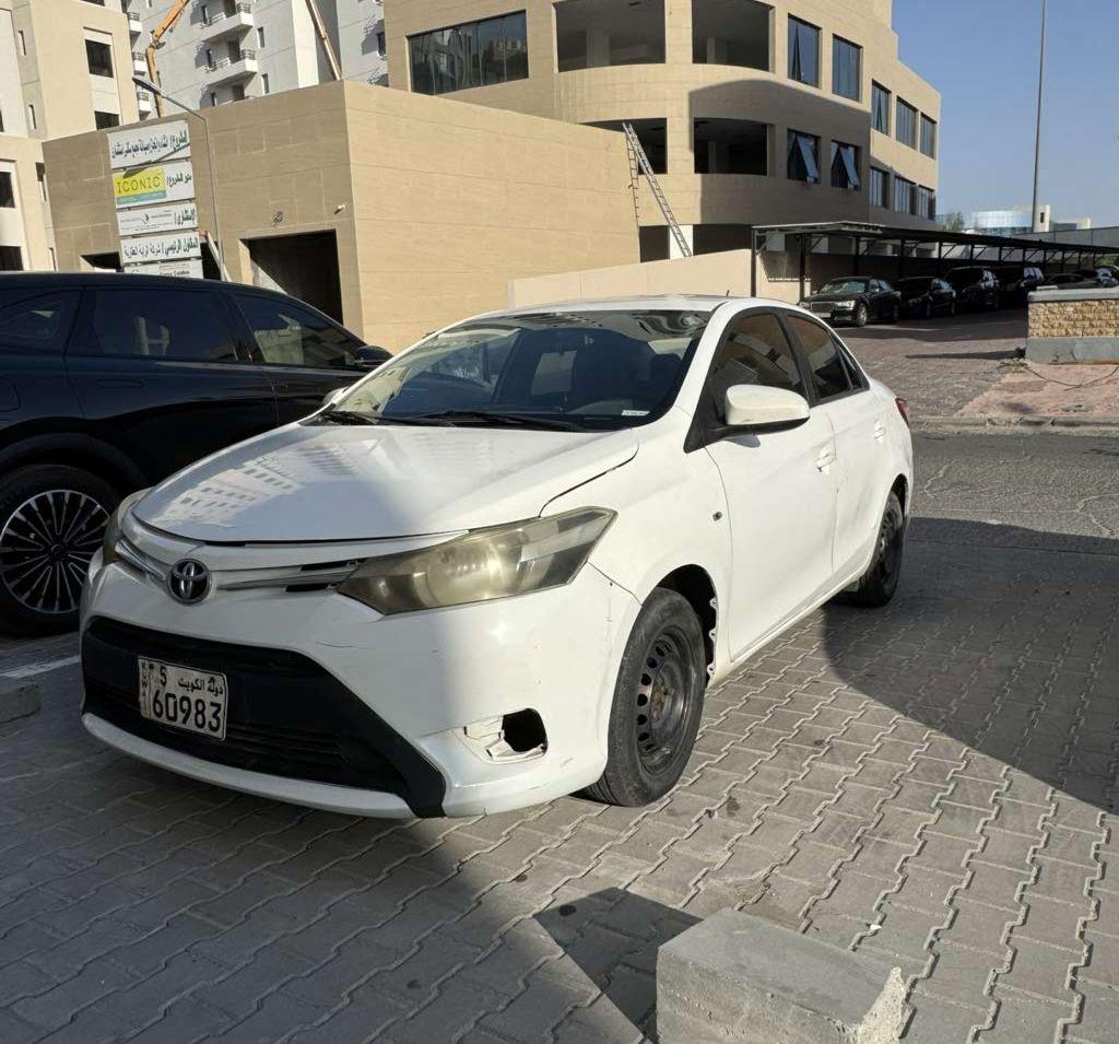 2015 تويوتا يارس