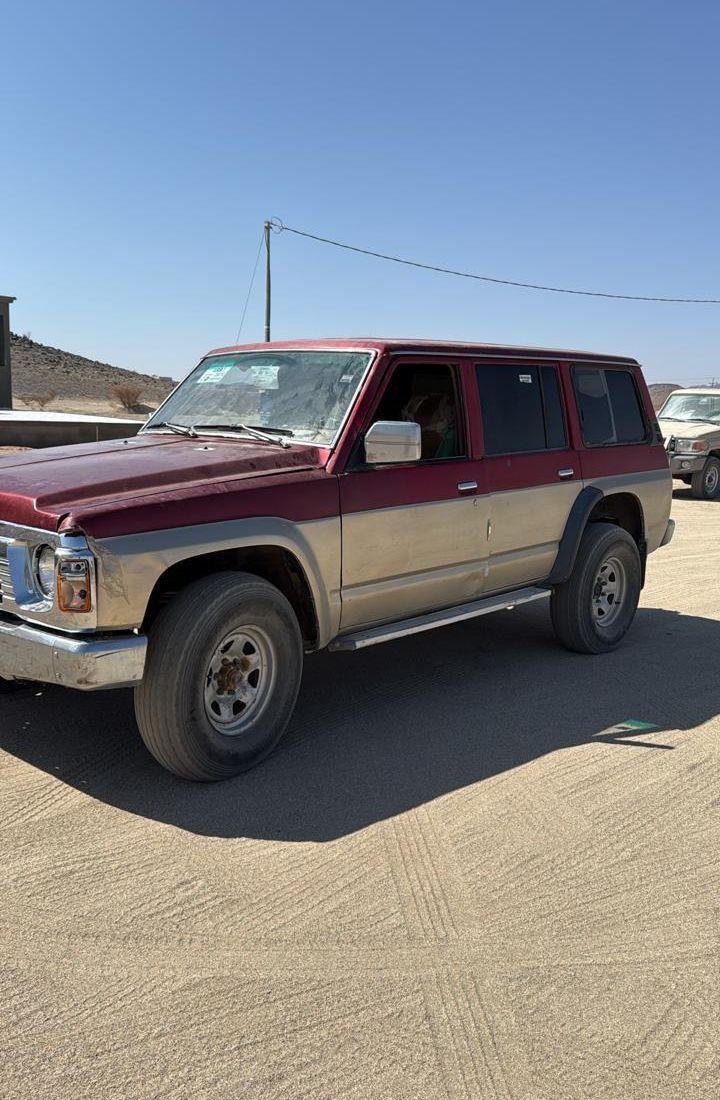 نيسان موديل 90