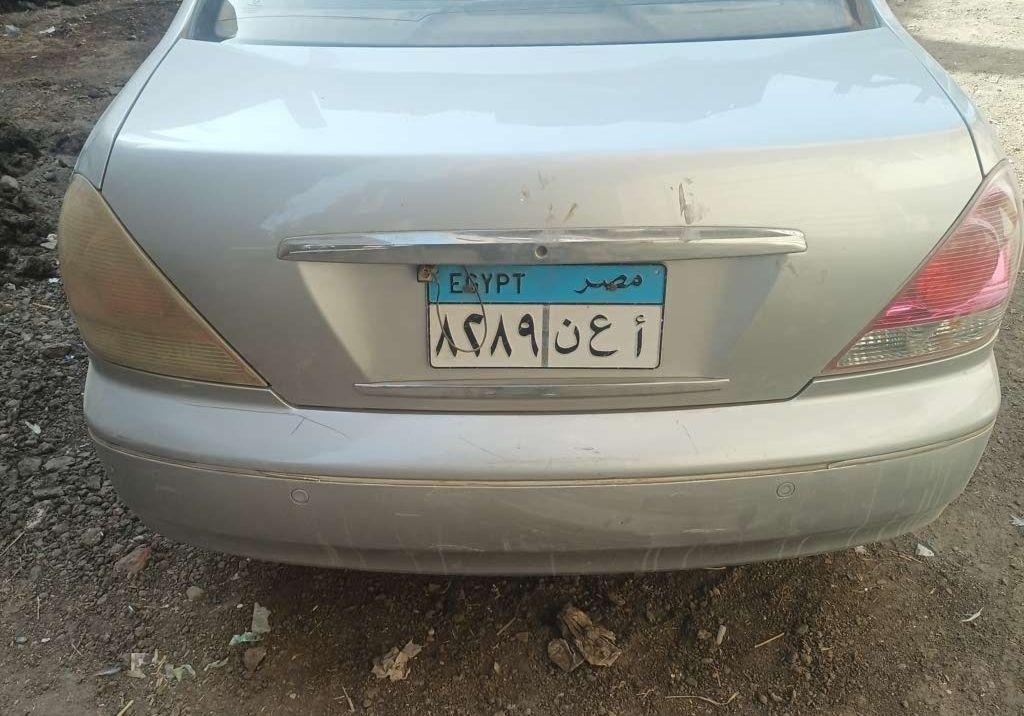 2011 نيسان صني