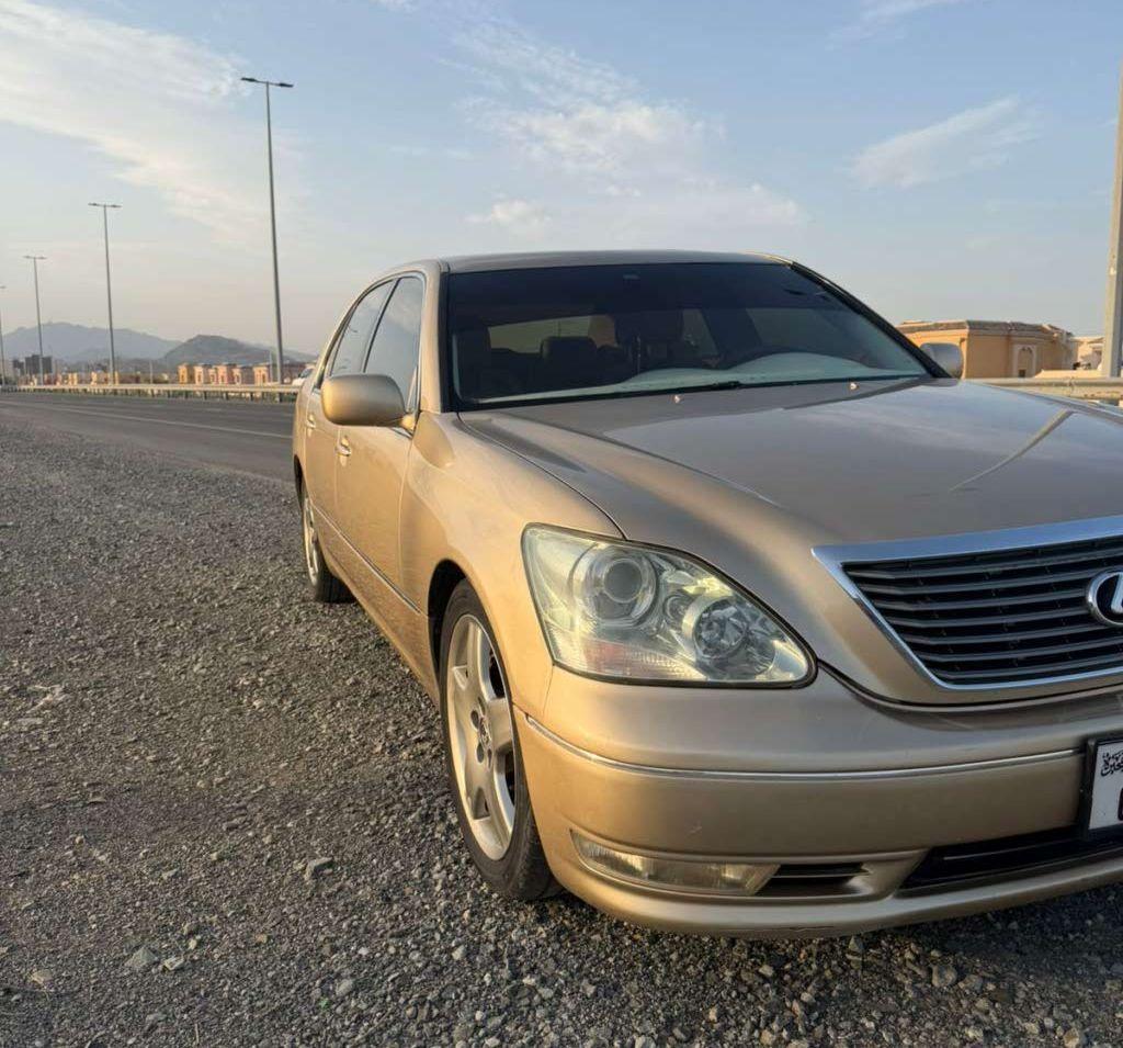 2005 لكزس LS