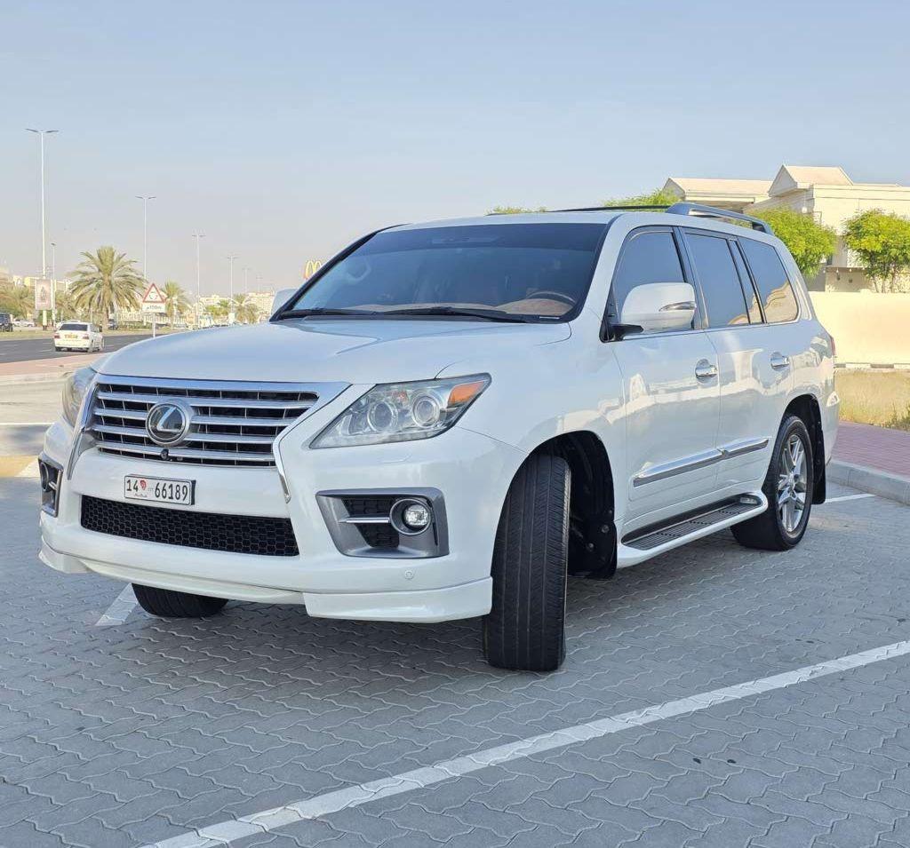 2012 لكزس LX