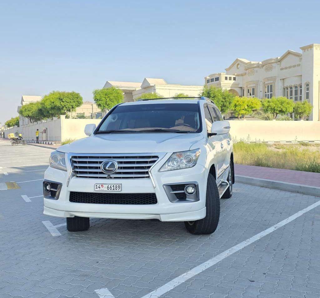 2012 لكزس LX