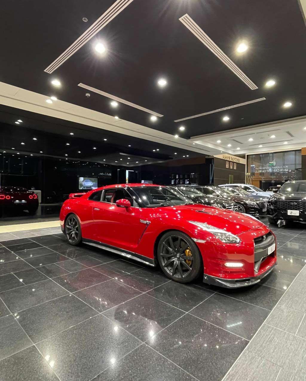 2010 نيسان GT-R