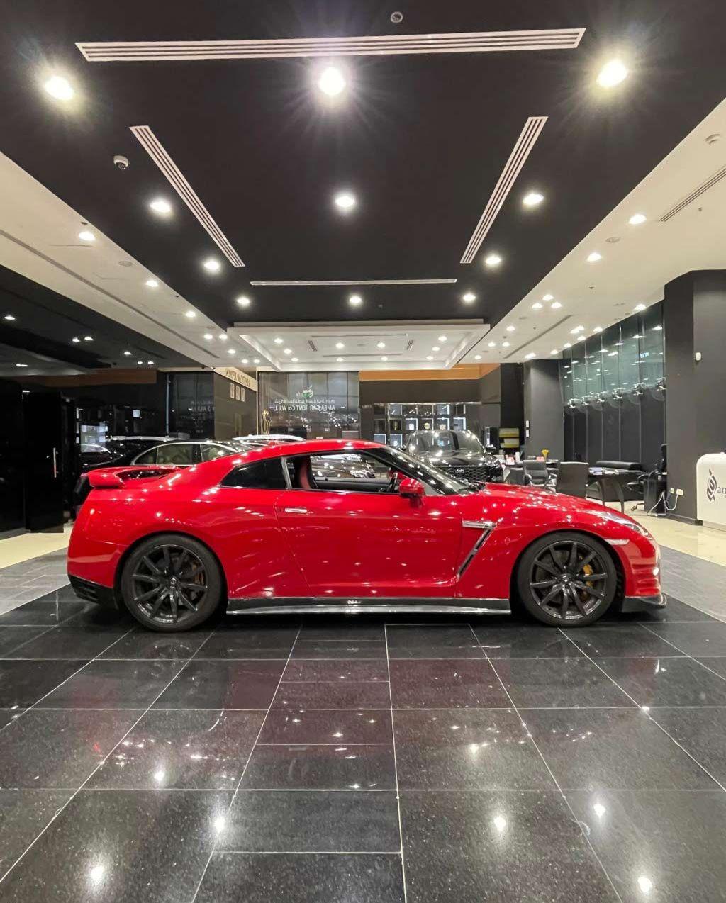 2010 نيسان GT-R