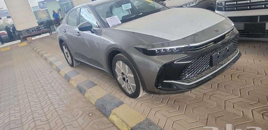 تتوفر فئات كراون