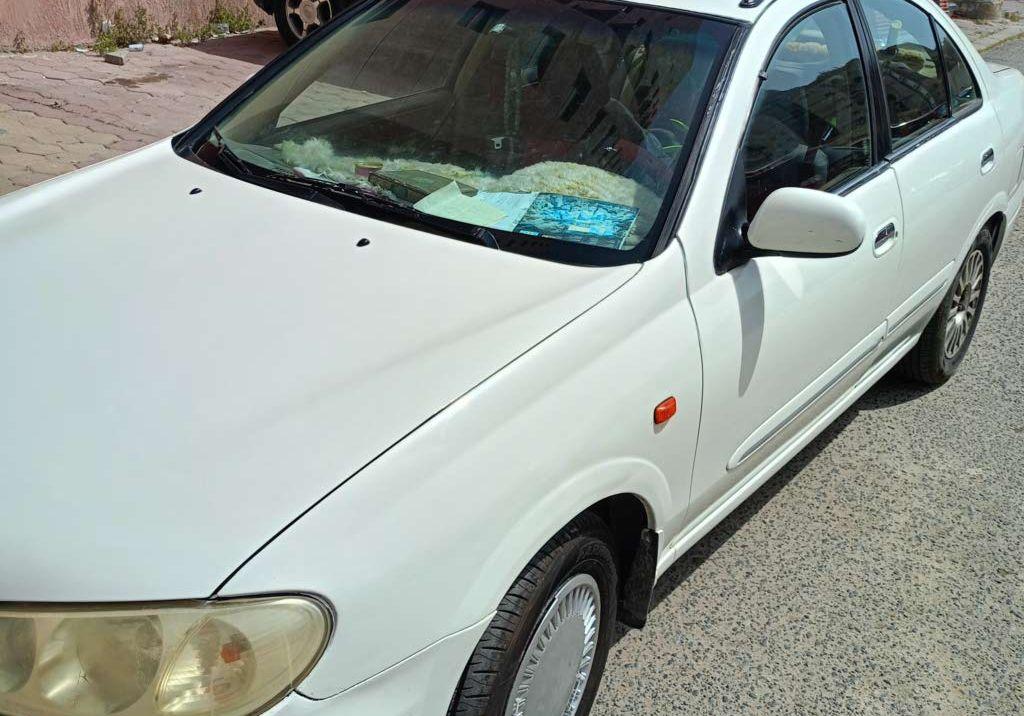 2005 نيسان صني