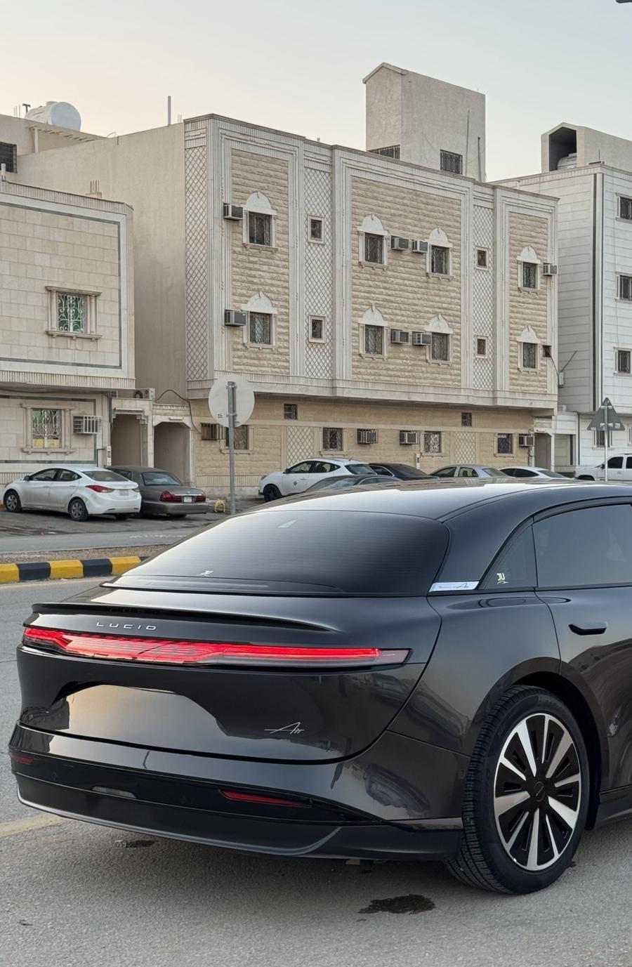 لوسيد اير بيور