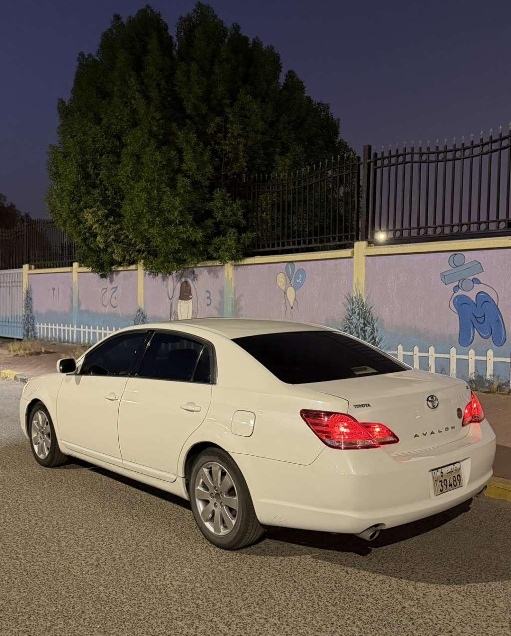 2006 تويوتا افالون