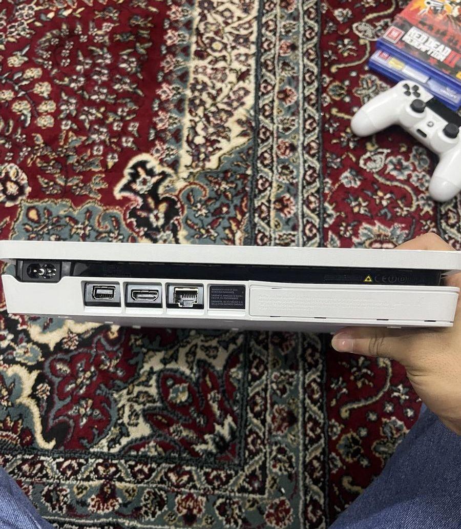 سوني 4 slim