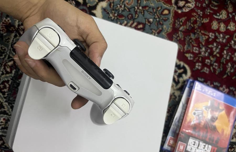 سوني 4 slim