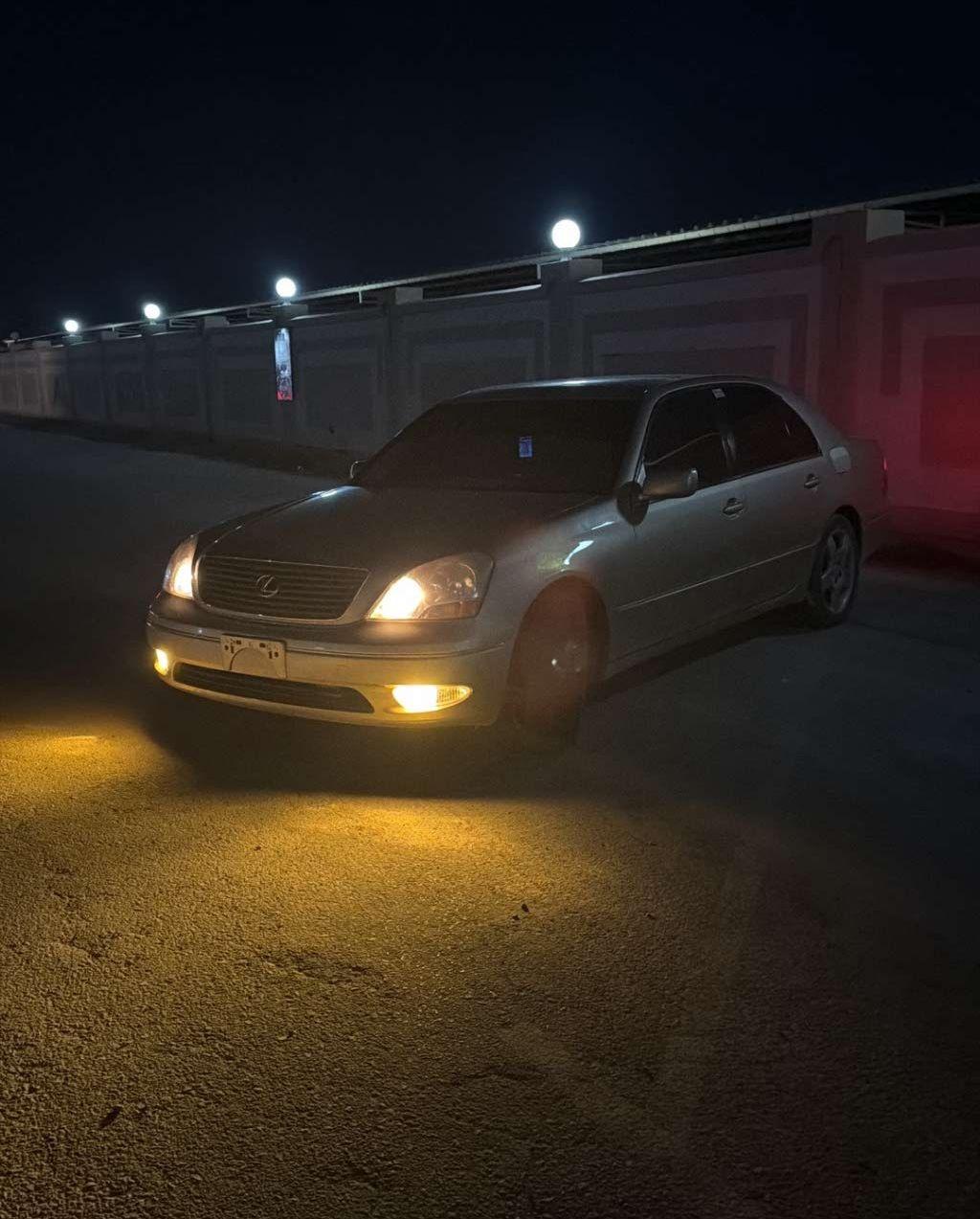 2001 لكزس LS