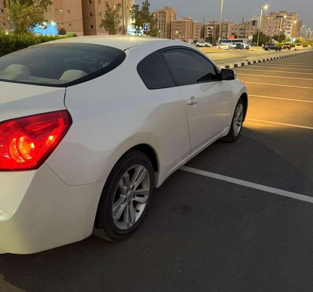 2012 نيسان التيما