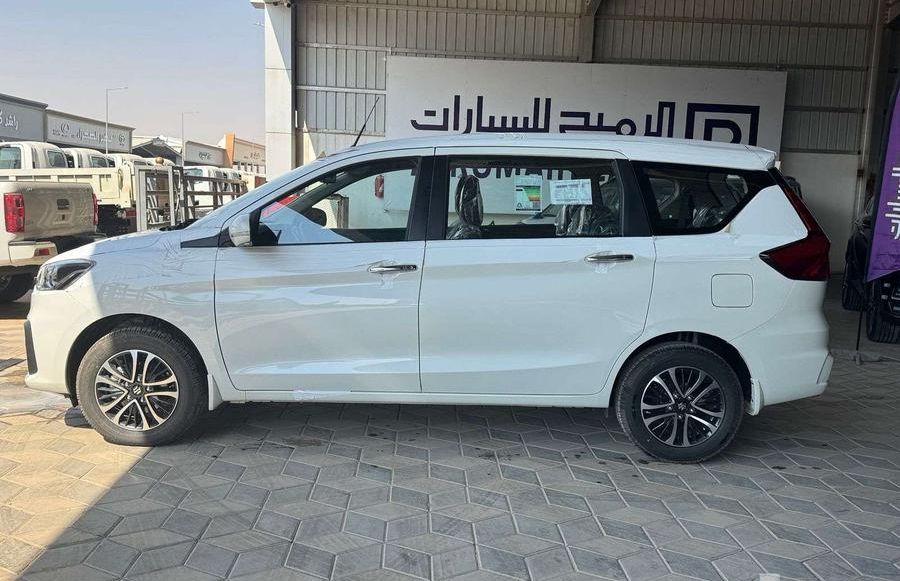 سوزوكي ارتيجا ستاندر-فل