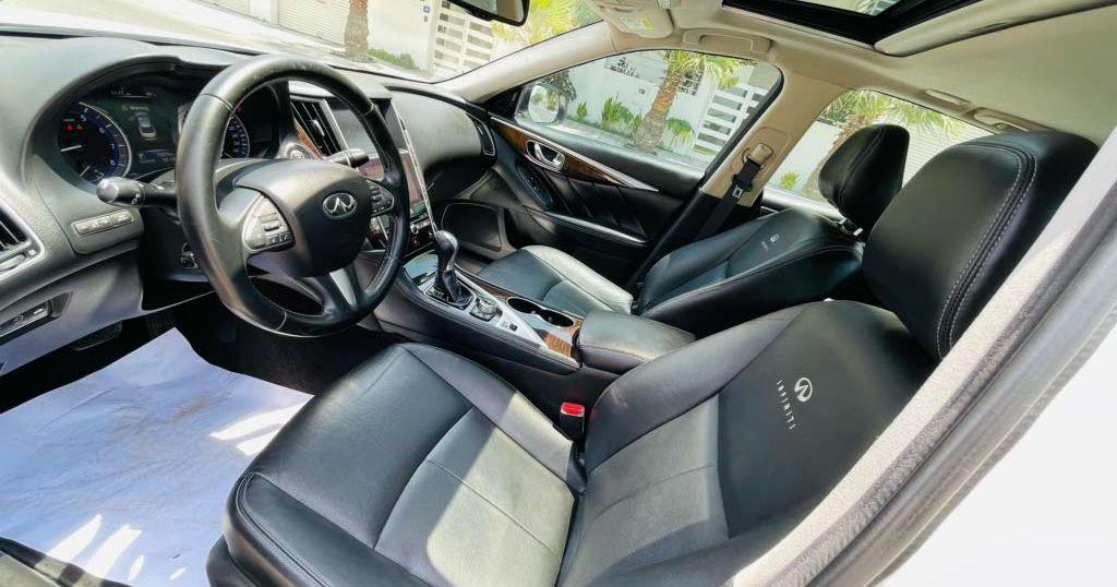 2016 إنفينيتي Q50