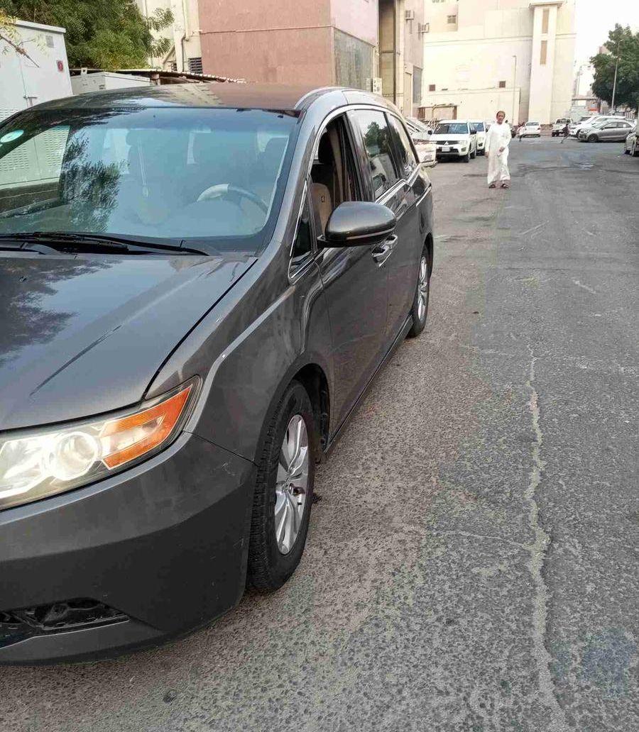 سيارة واسعه عائلية