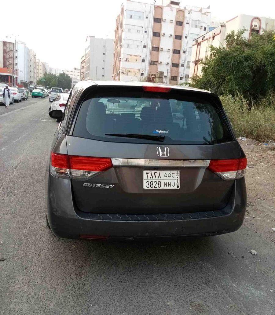 سيارة واسعه عائلية