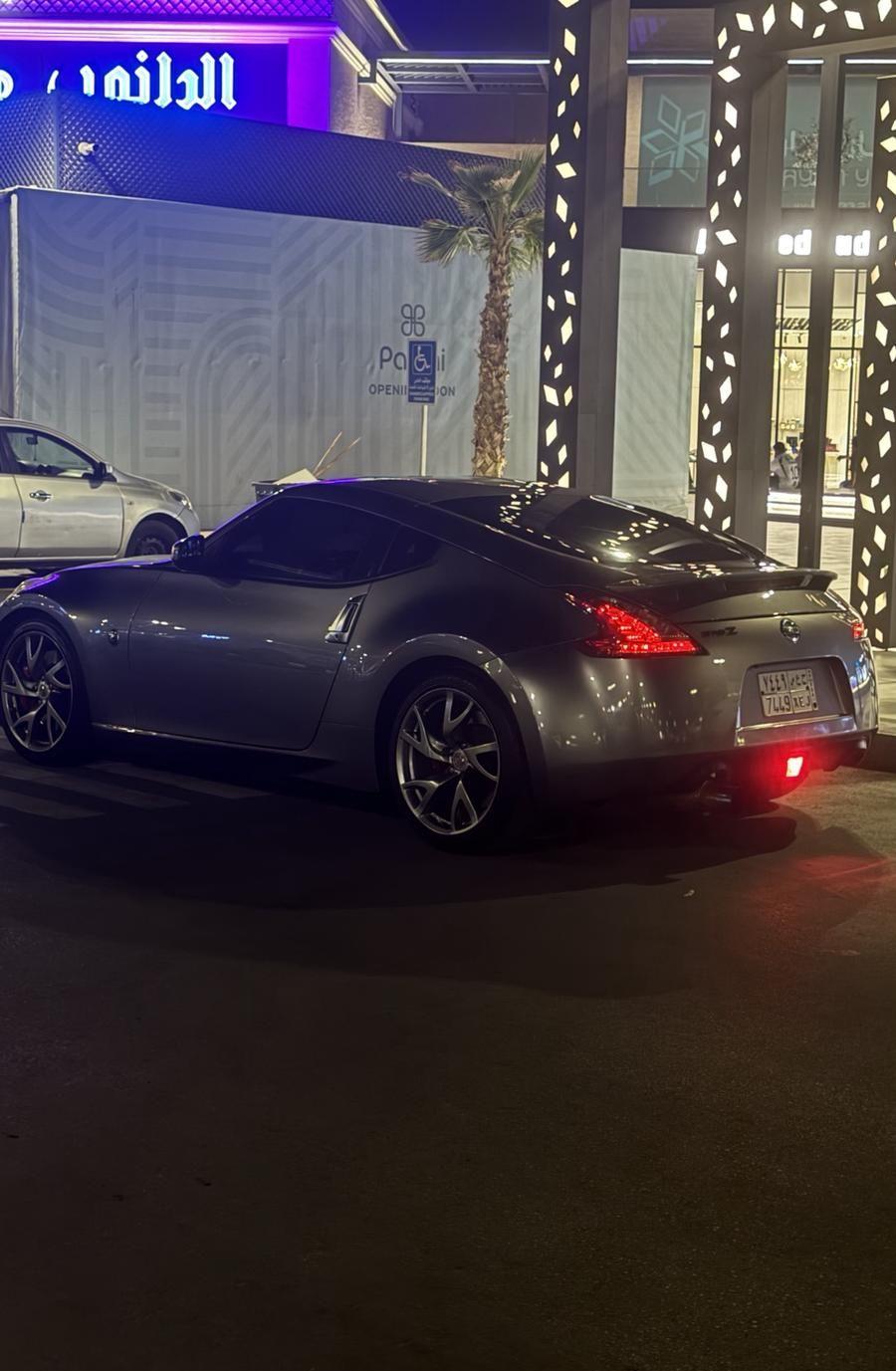 نيسان 370z