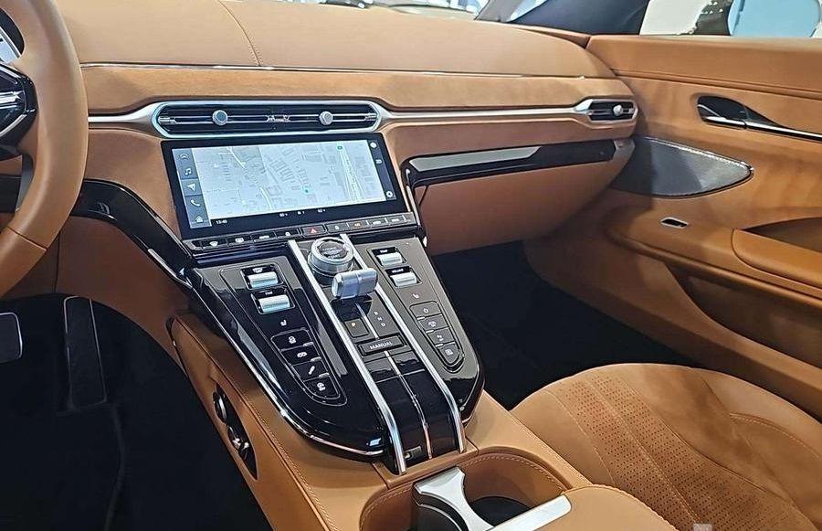2025 Aston Martin