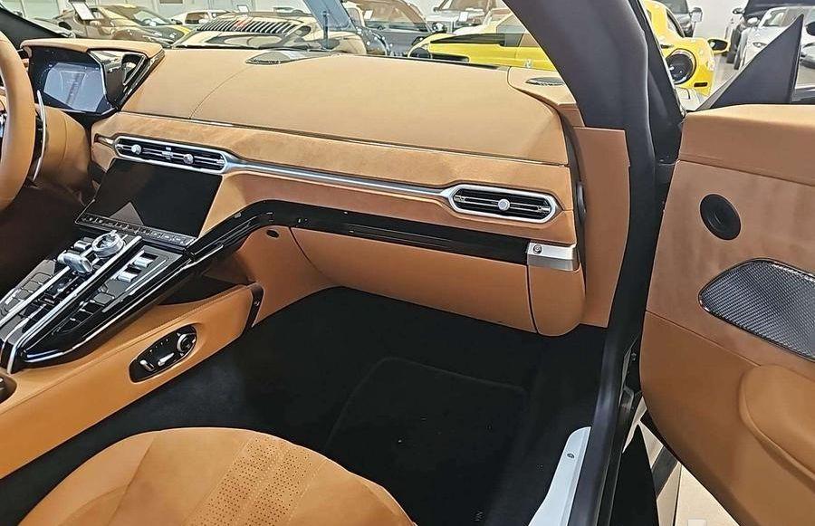 2025 Aston Martin