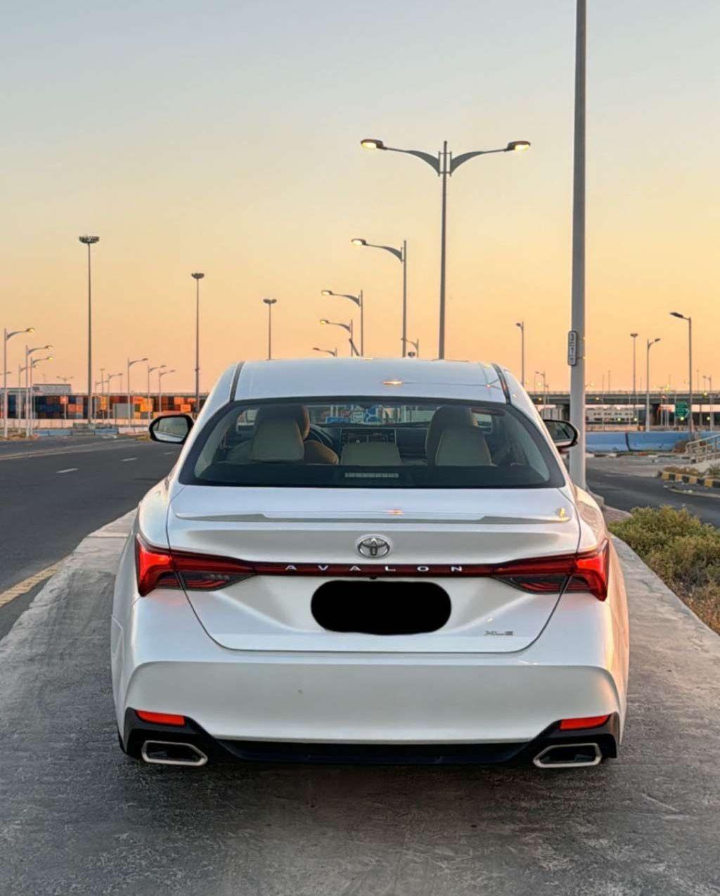 2019 تويوتا افالون