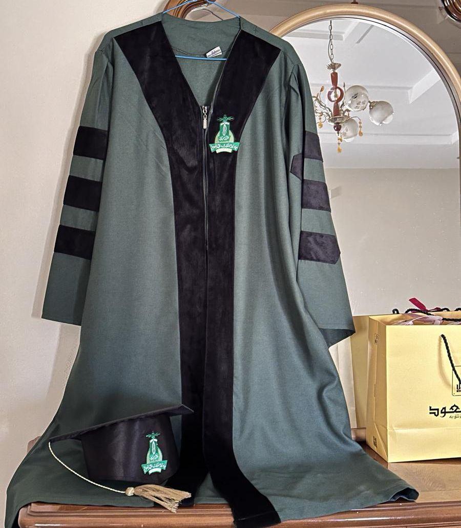 روب تخرج جامعة